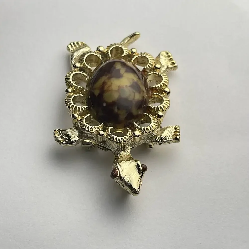 Vintage Brown Stone Cabochon Turtle Brooch Pin Pendant Gold Tone Gerry's 2 1/4